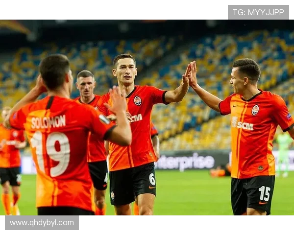 洛杉矶湖人与强敌对决赛季重要战役,谁能笑到最后掀起新一轮篮球风暴 洛杉矶湖人与强敌对决赛季重要战役,谁能笑到最后掀起新一轮篮球风暴