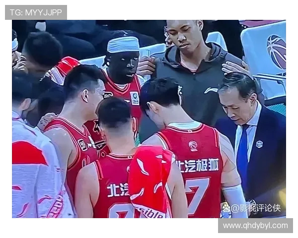 辽宁本钢与新疆广汇激战正酣 双方全力争夺季后赛席位的关键对决 辽宁本钢与新疆广汇激战正酣 双方全力争夺季后赛席位的关键对决