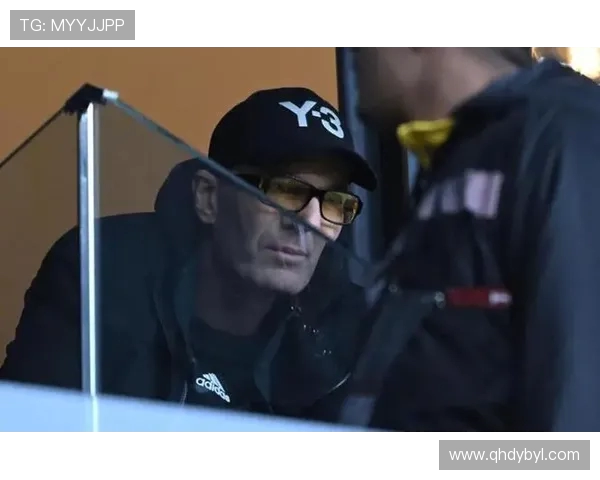 齐内丁·齐达内：从球场传奇到世界足坛智者的辉煌转型与影响