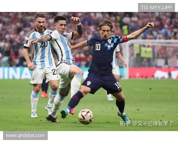 圣洛伦索与飓风的激烈对决揭示阿根廷足球的魅力与竞争精神 圣洛伦索与飓风的激烈对决揭示阿根廷足球的魅力与竞争精神